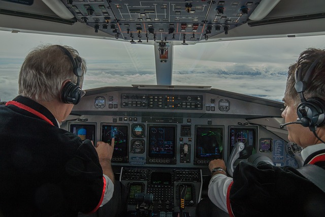 Ile zarabia pilot samolotu pasażerskiego?